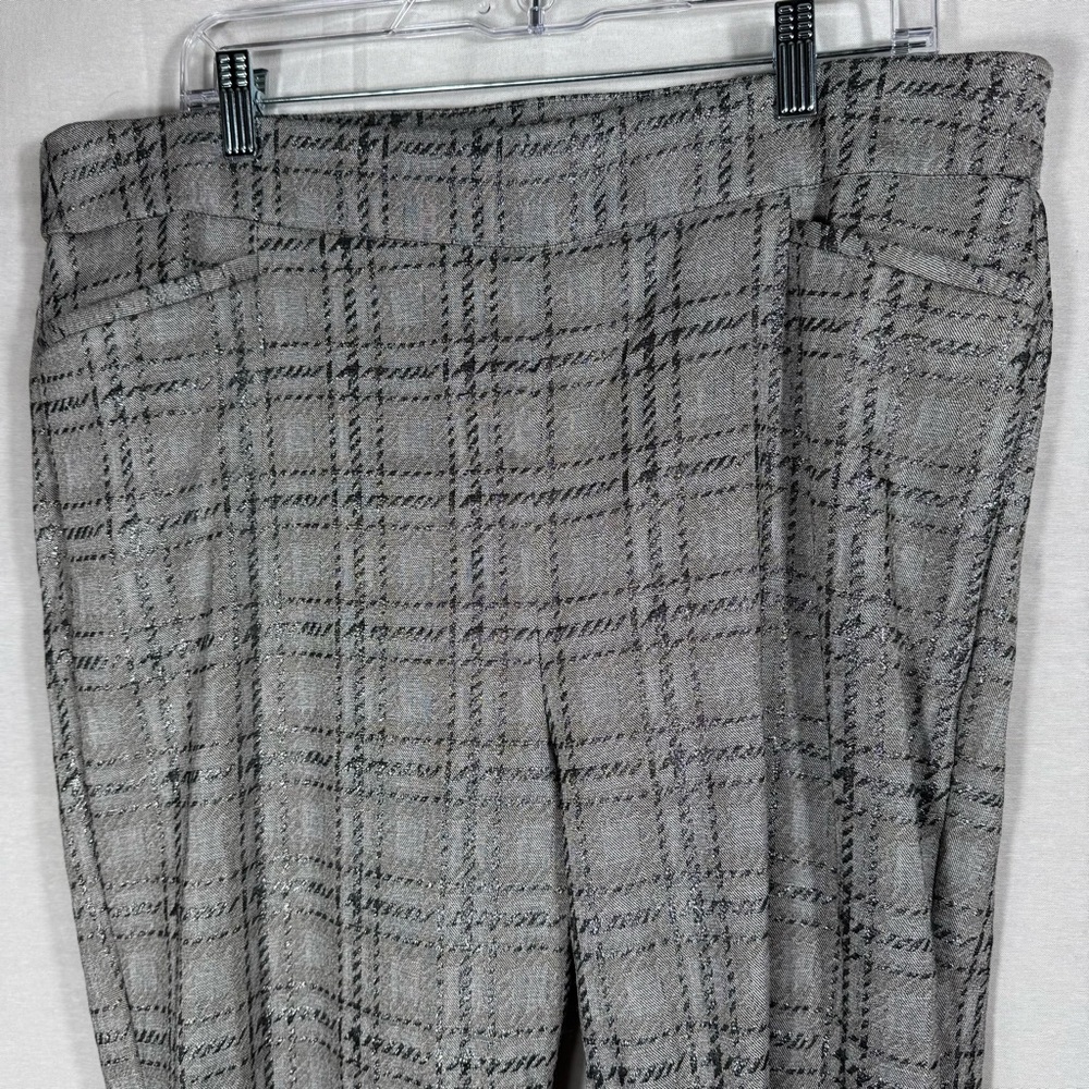 Chicos Metallic‎ Silver Plaid Ankle Pant size 3R
Silver Gray